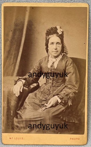 Cdv lady holding photograph - cdv,