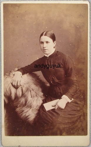 Cdv lady holding book - lady, bugg