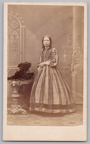 Cdv victorian lady full - cdv,