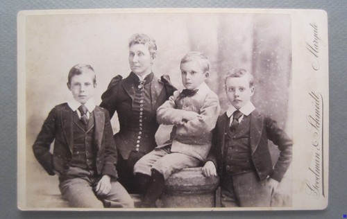 Victorian cabinet family - victorian,
